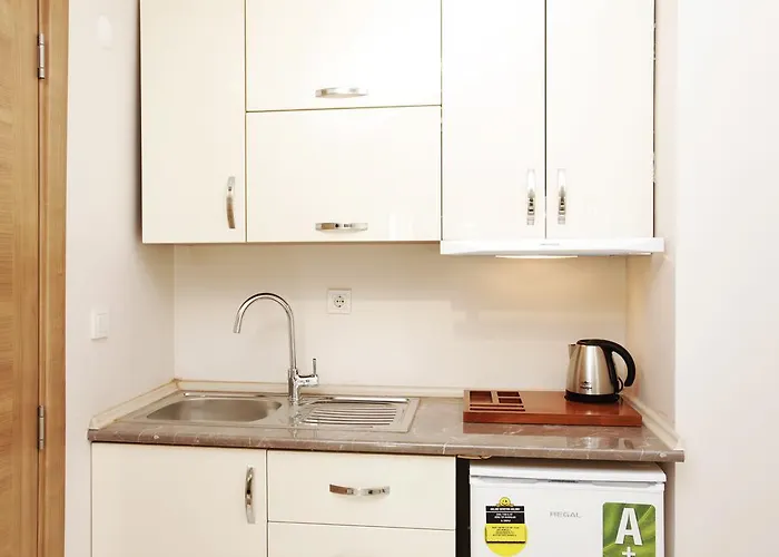 アパートホテル Kavalali