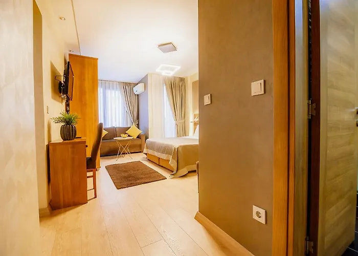 アパートホテル Kavalali