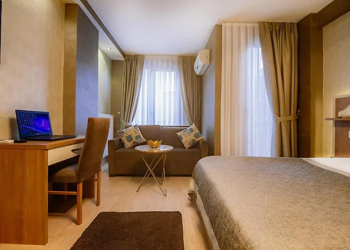 アパートホテル Kavalali 4*