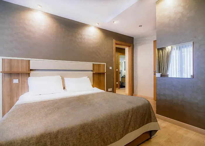 アパートホテル Kavalali